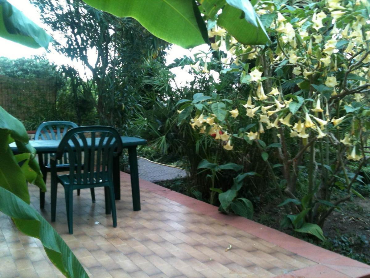 Stanza In Villa Con Giardino Vista Mare Cefalu Exterior photo
