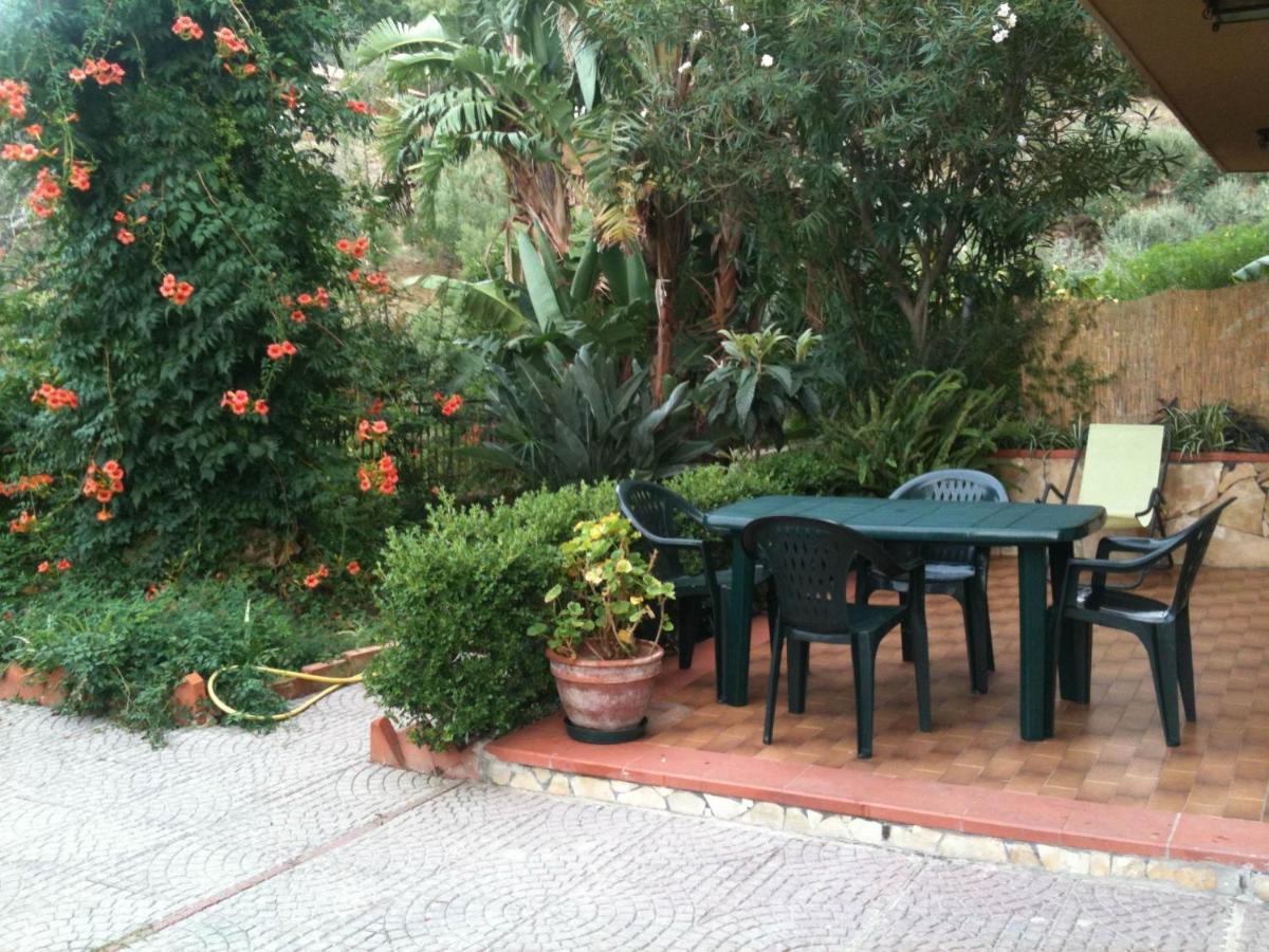 Stanza In Villa Con Giardino Vista Mare Cefalu Exterior photo