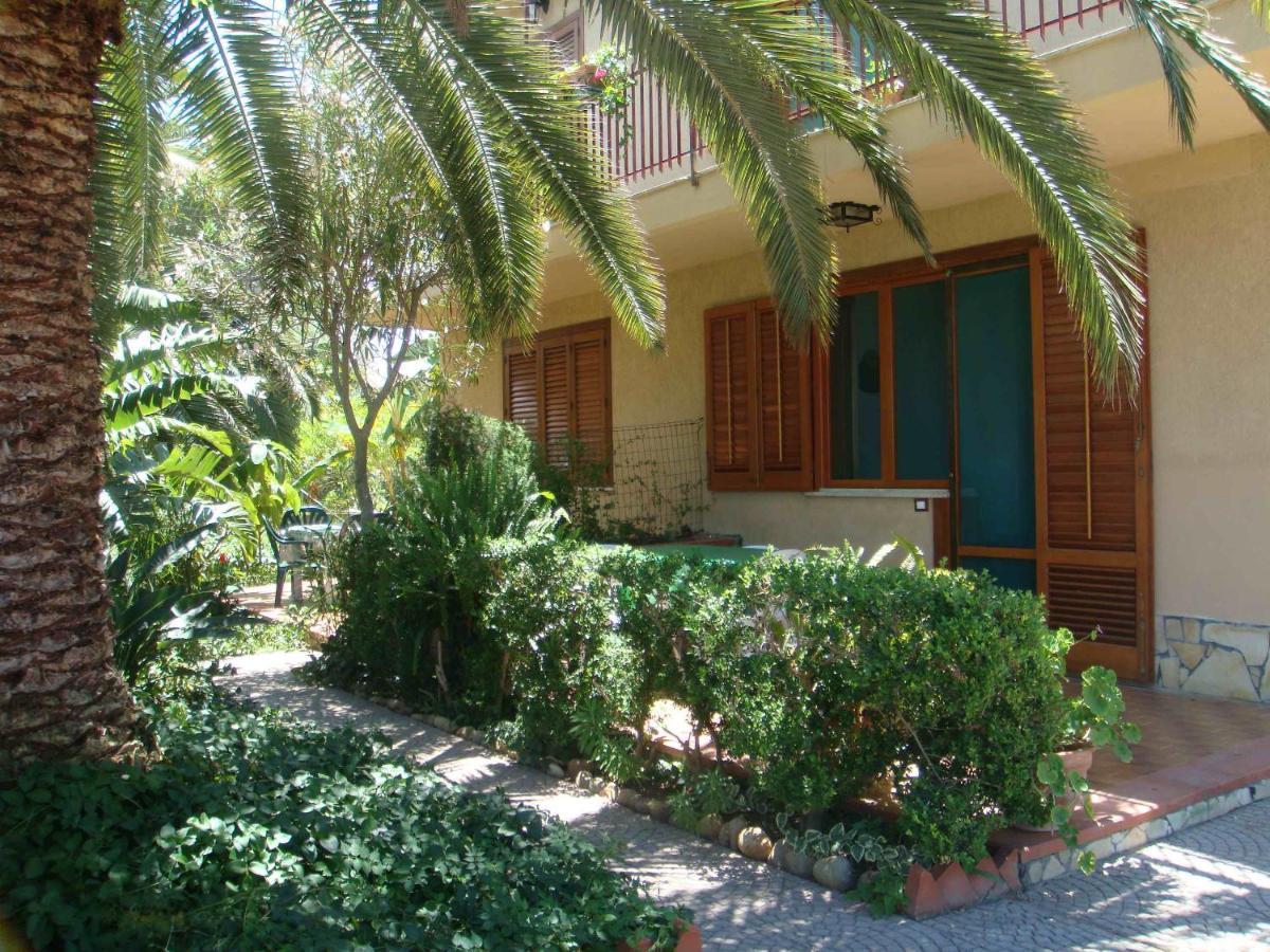 Stanza In Villa Con Giardino Vista Mare Cefalu Exterior photo