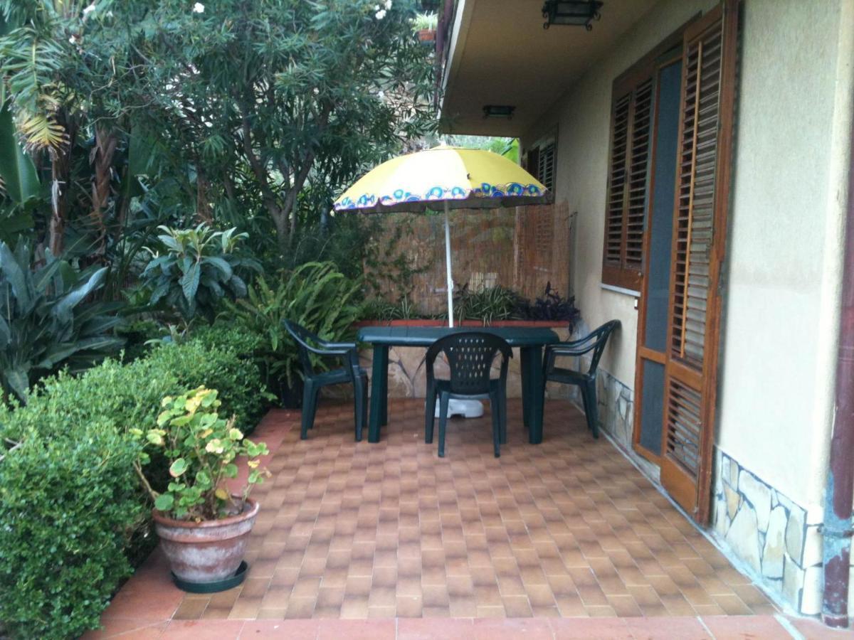 Stanza In Villa Con Giardino Vista Mare Cefalu Exterior photo