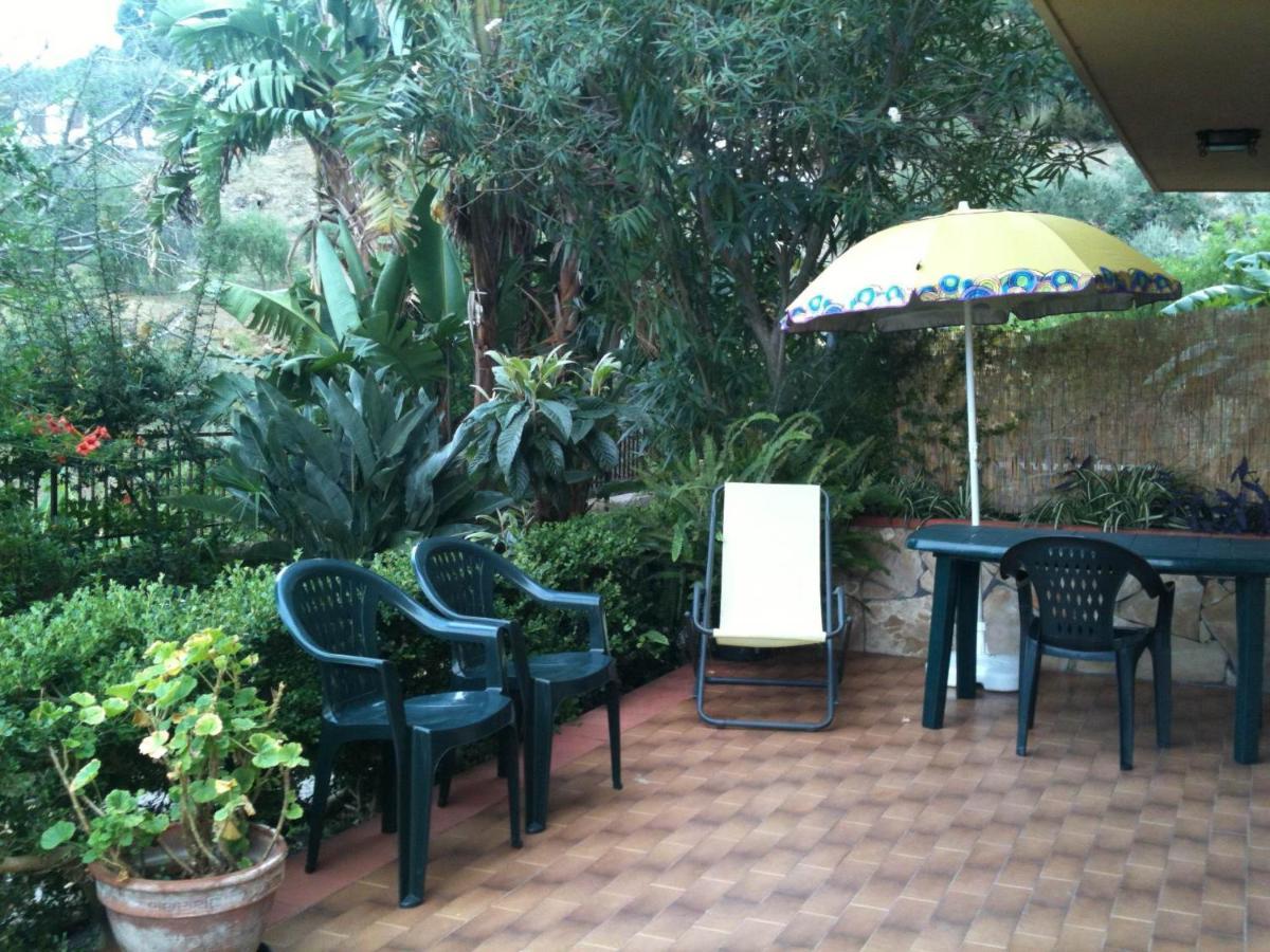 Stanza In Villa Con Giardino Vista Mare Cefalu Exterior photo