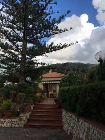 Stanza In Villa Con Giardino Vista Mare Cefalu Exterior photo