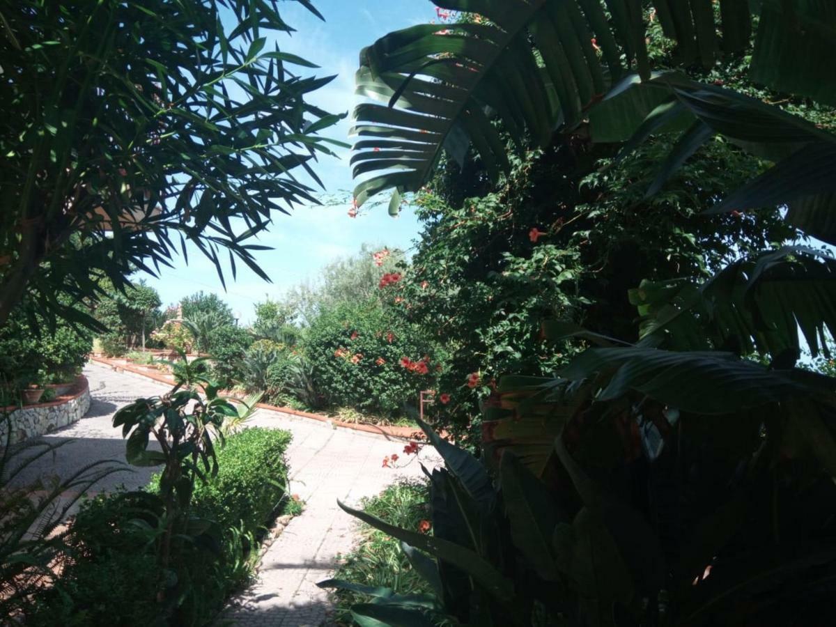 Stanza In Villa Con Giardino Vista Mare Cefalu Exterior photo